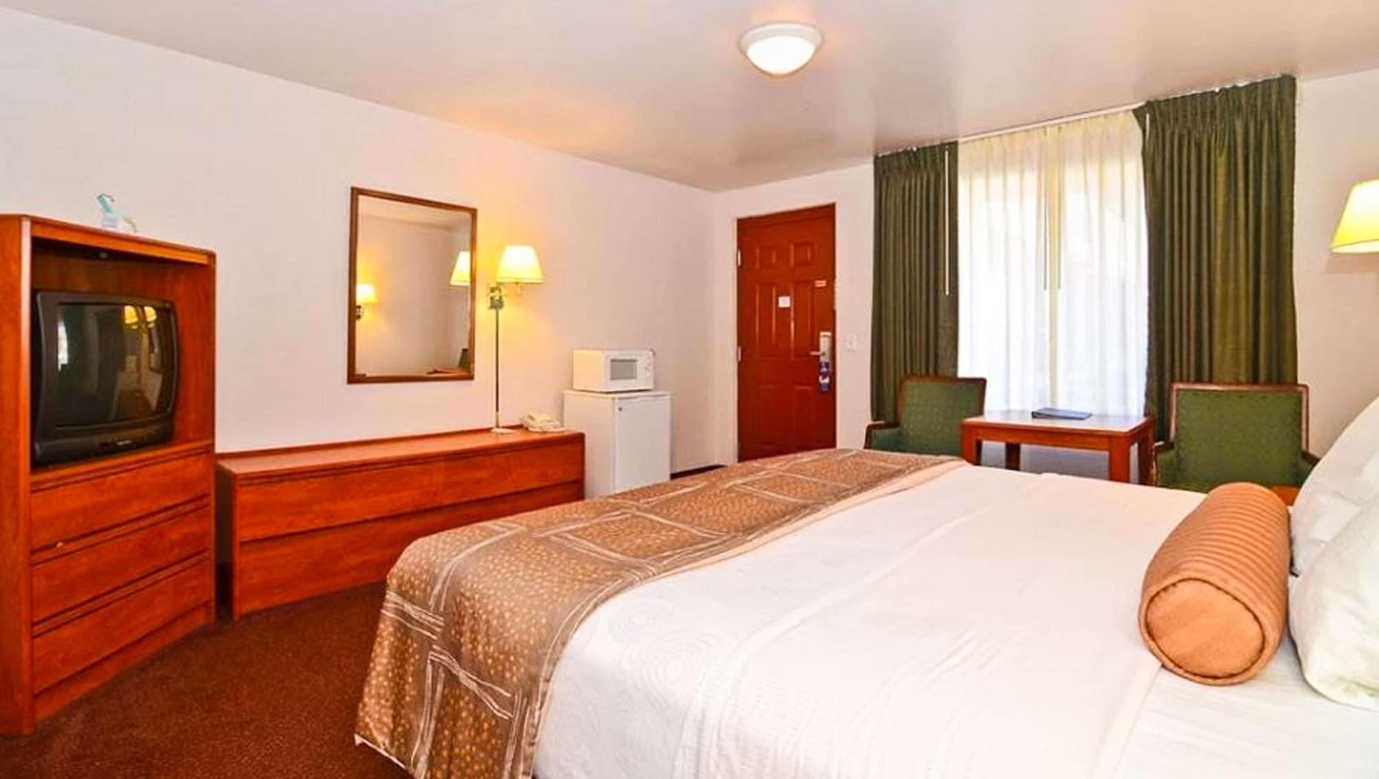 แม็คนูสัน โฮเต็ล แม็คนีโท สปริงส์ Hotel มานิทูสปริงส์ ภายนอก รูปภาพ